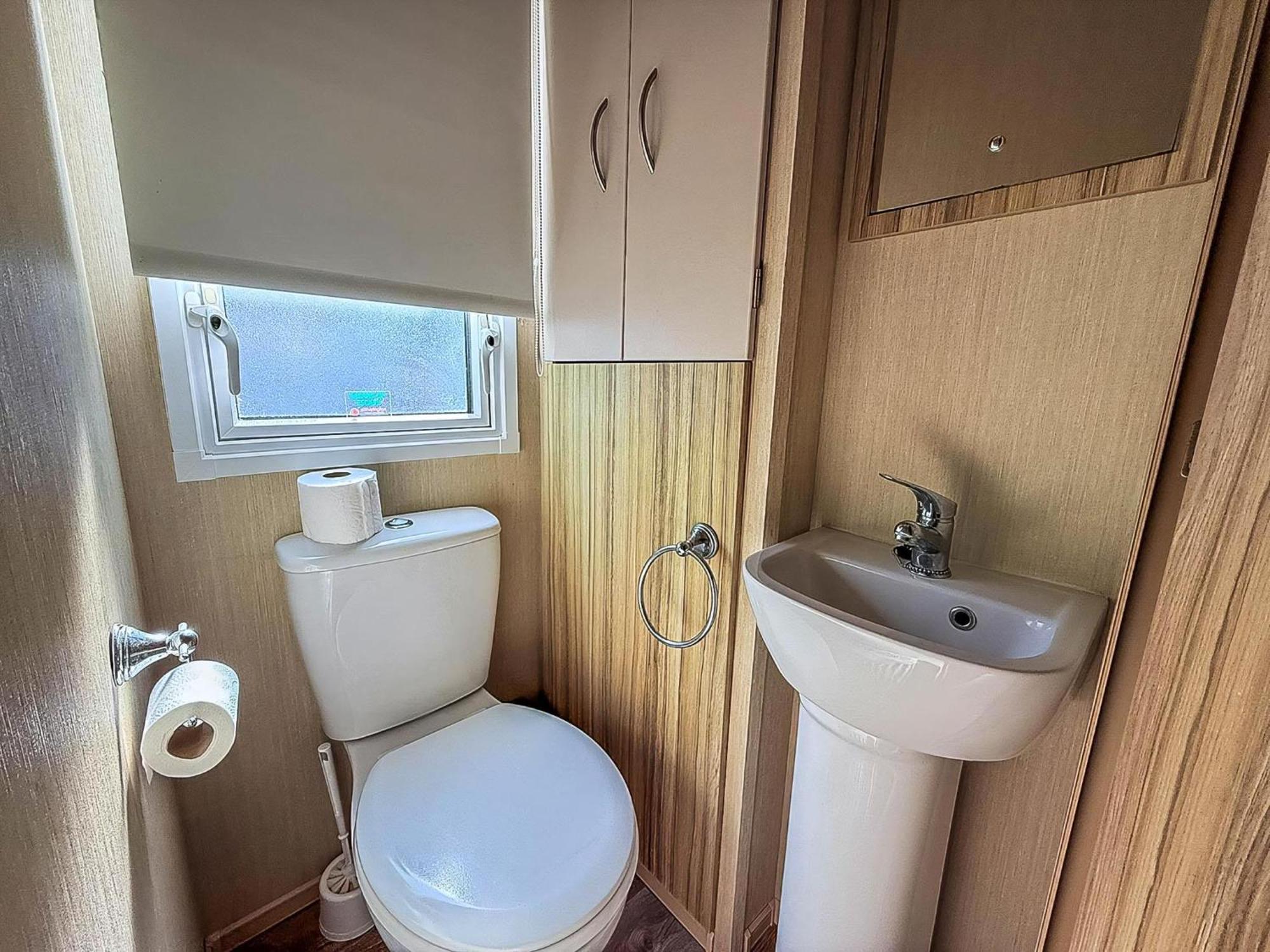 Great 8 Berth Caravan In Norfolk Near To Great Yarmouth Ref 20178Bs Hopton on Sea Екстер'єр фото